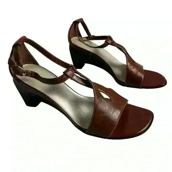 Chadwick’s Women's Brown Leather T-Strap Wedge Sandals Size 7.5 - Picture 1 of 9